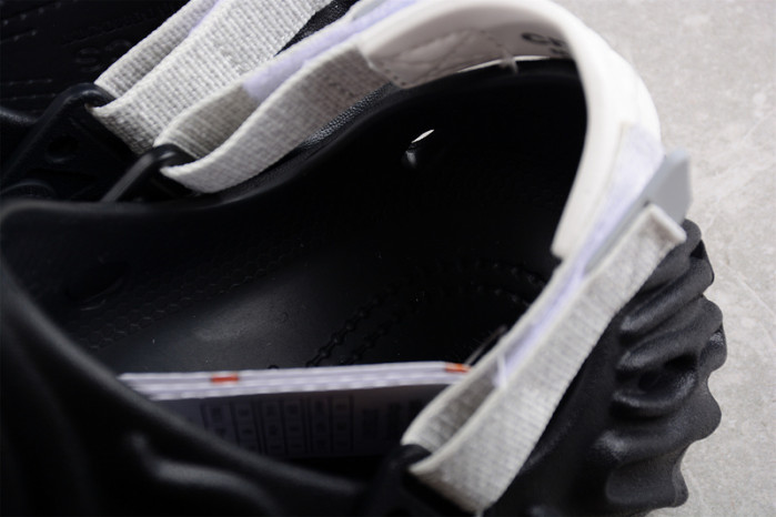 Cr*0*s x salehe bembury c00007