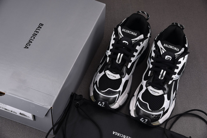 RUNNER SNEAKER RS016