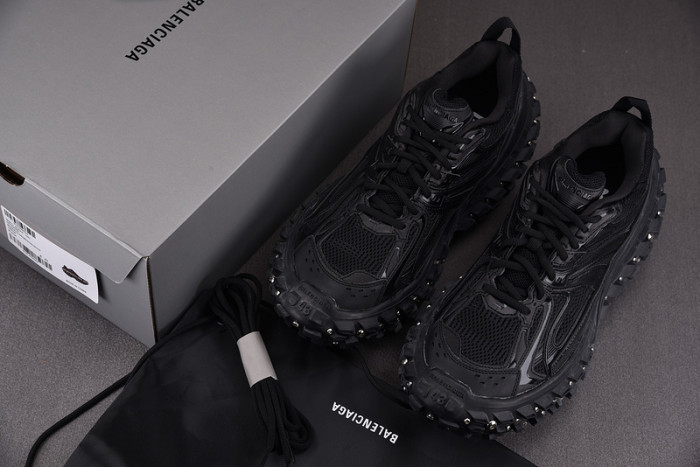 DEFENDER SNEAKER DS015