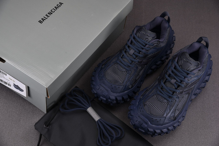 DEFENDER SNEAKER DS017