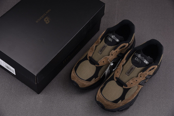 NEW BALANCE SNEAKER NB077