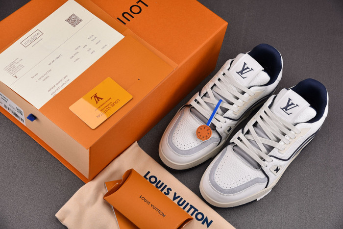 LV SNEAKER LV-000131