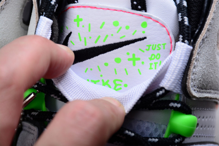 NIKE AIR MORE UPTEMPO 96 