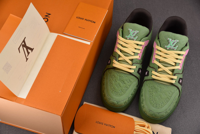 LV SNEAKER LV-000535