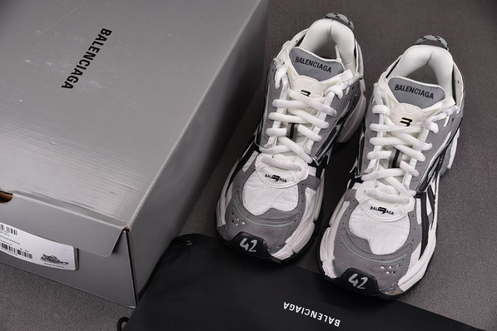 RUNNER SNEAKER RS106