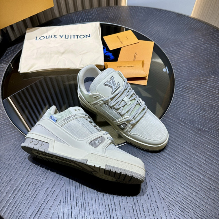 LV TRAINER SNEAKER LV-000577