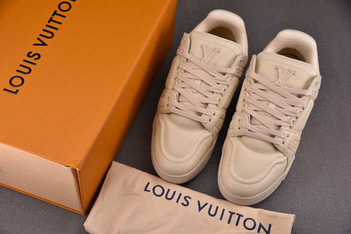 LV TRAINER SNEAKER LV-000594