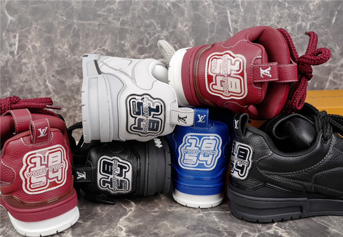 LV SNEAKER LV-000165