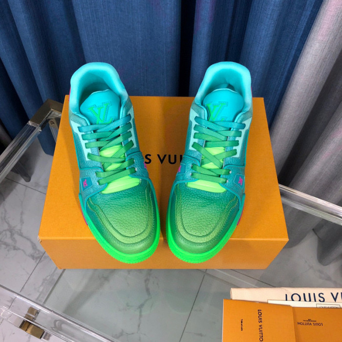LV SNEAKER LV-000331
