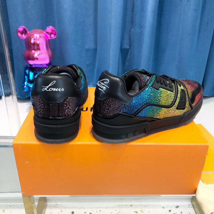 LV SNEAKER LV-000365