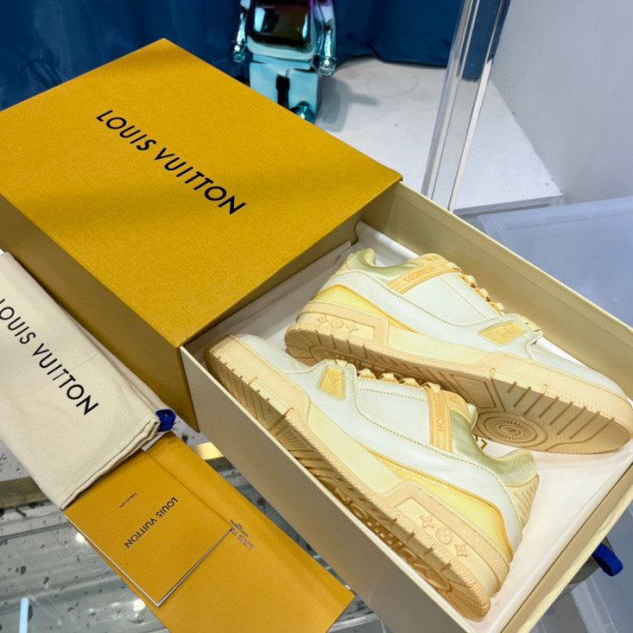 LV SNEAKER LV-000378