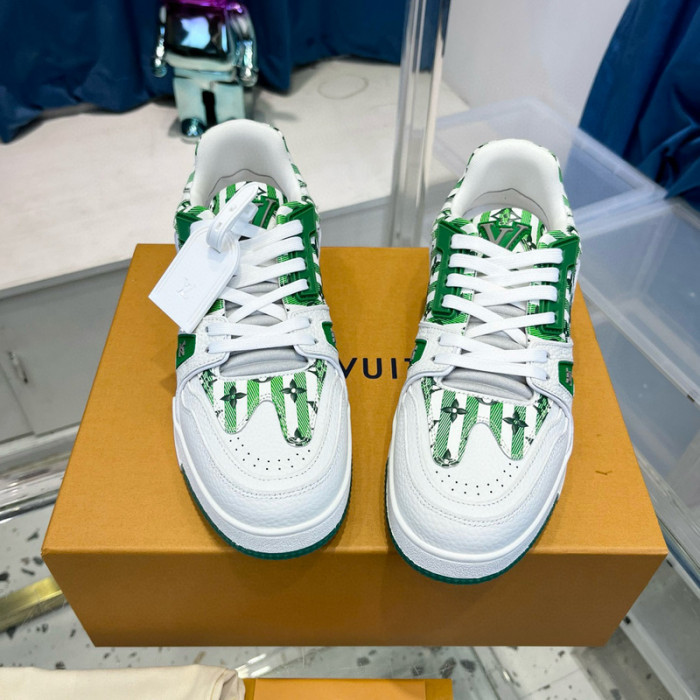 LV SNEAKER LV-000442