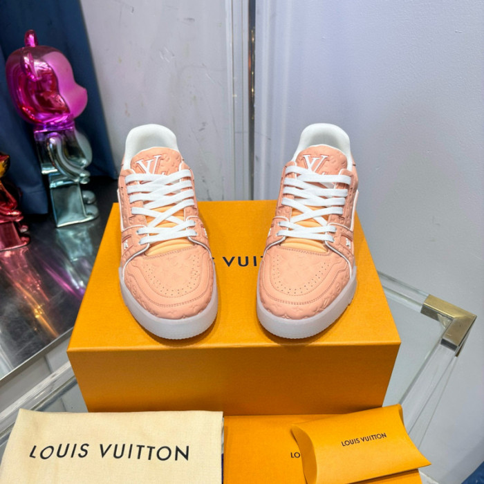 LV SNEAKER LV-000520