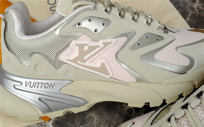 LV SNEAKER LV-000221