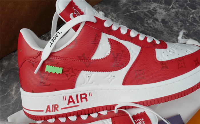 LV SNEAKER LV-000250