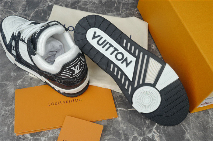 LV SNEAKER LV-000275