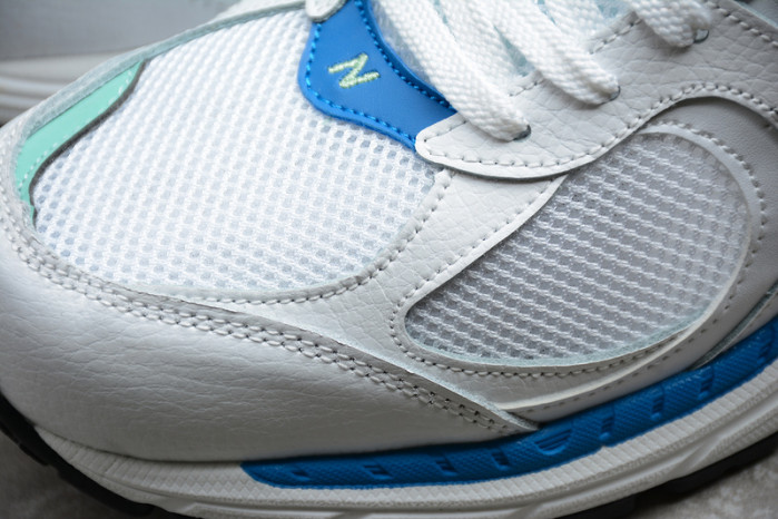 NEW BALANCE SNEAKER 004