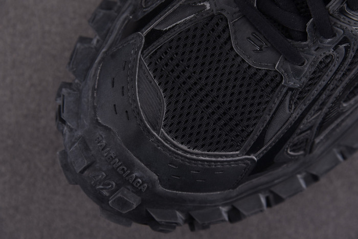 DEFENDER SNEAKER DS011