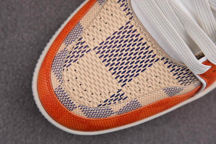 LV SNEAKER LV-000100