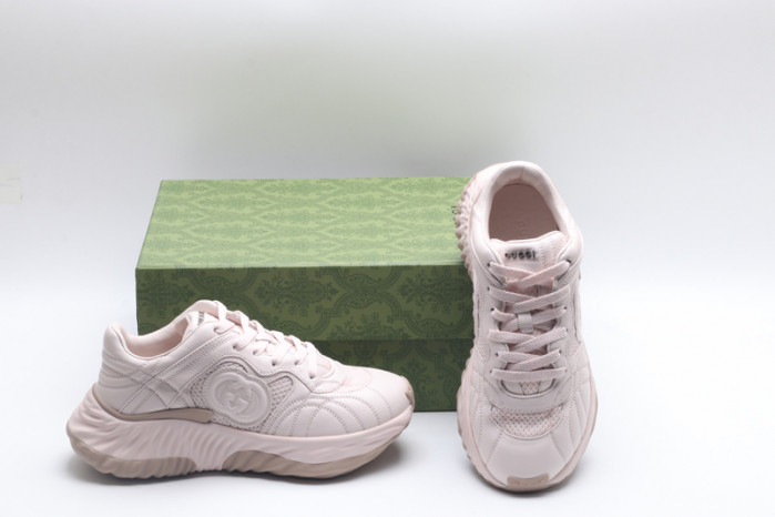 G*u*i* trainer sneaker117