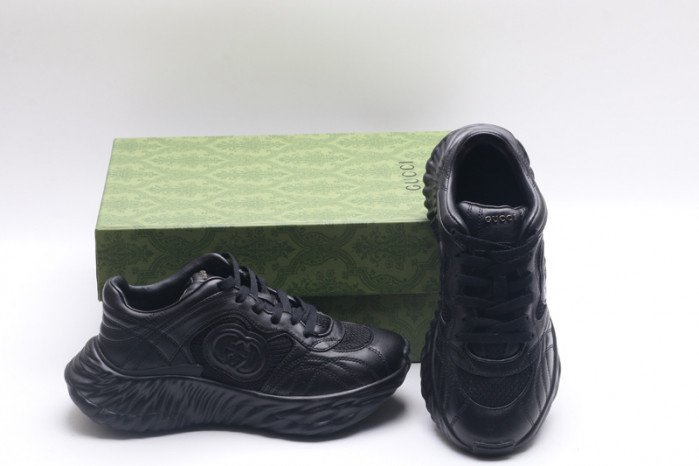 G*u*i* trainer sneaker120