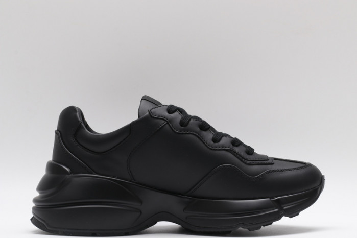 G*u*i* trainer sneaker126