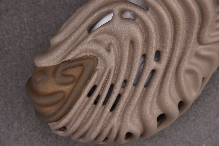 Cr*0*s x salehe bembury c00011