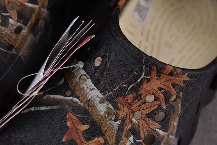 Cr*0*s x salehe bembury c00015