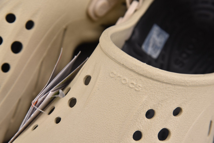 Cr*0*s x salehe bembury c00016