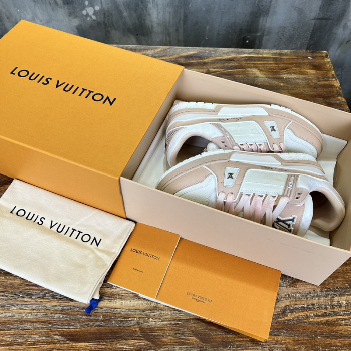 LV SNEAKER LV-000545