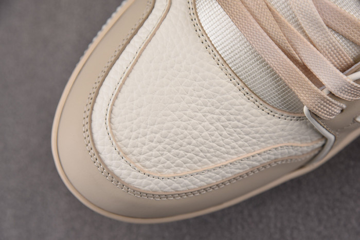 LV TRAINER SNEAKER LV-000587