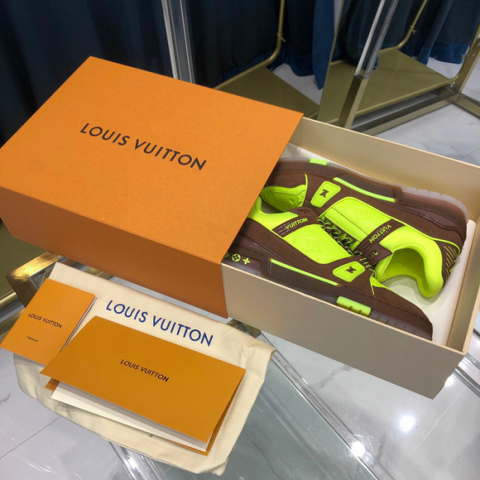LV SNEAKER LV-000311
