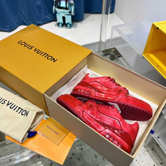 LV SNEAKER LV-000392