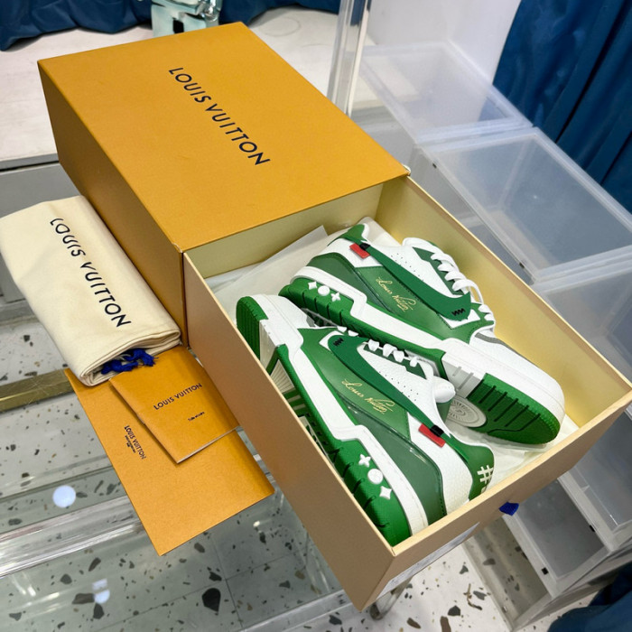 LV SNEAKER LV-000486