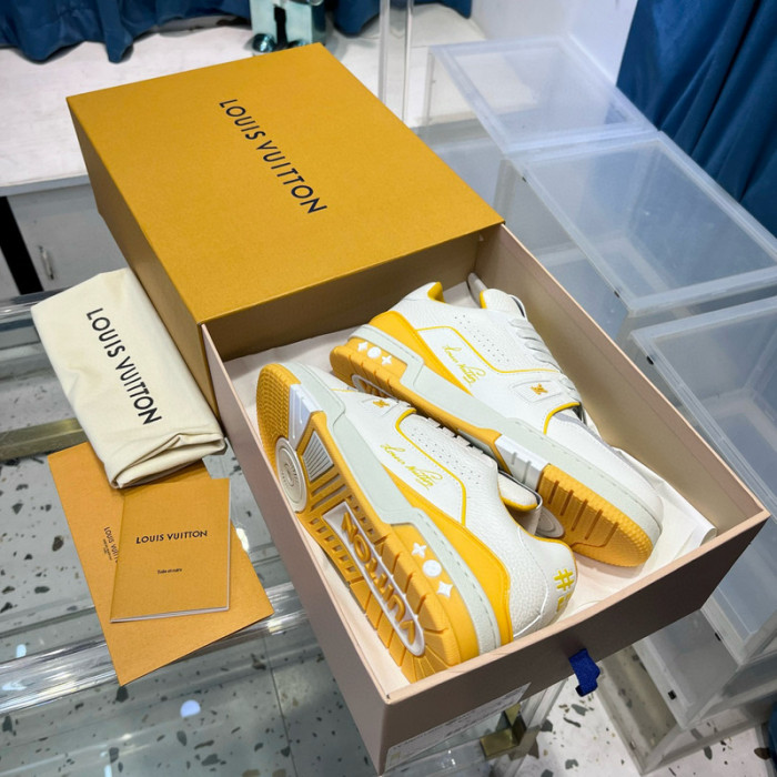 LV SNEAKER LV-000501