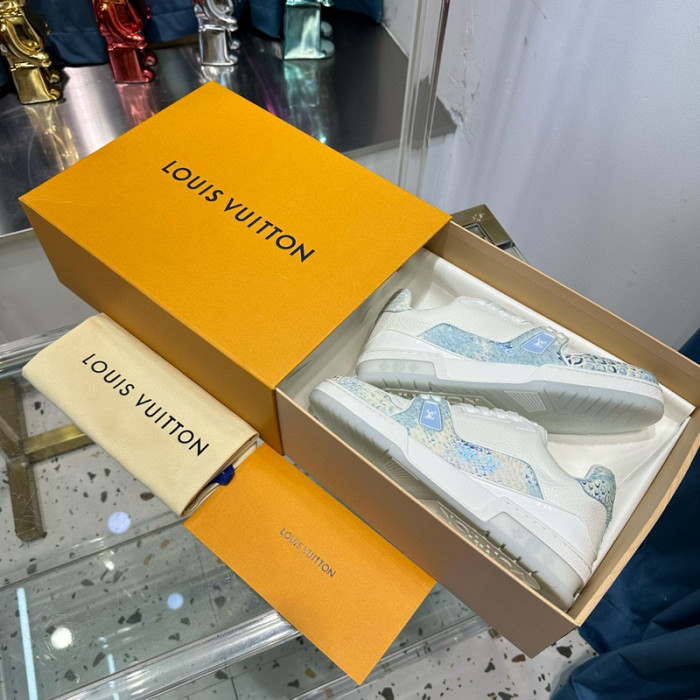LV SNEAKER LV-000527