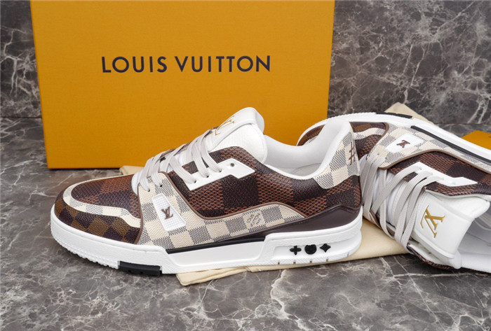LV SNEAKER LV-000219