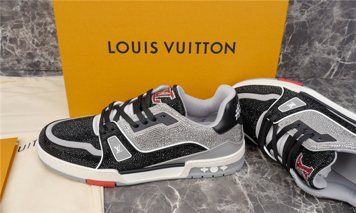 LV SNEAKER LV-000225