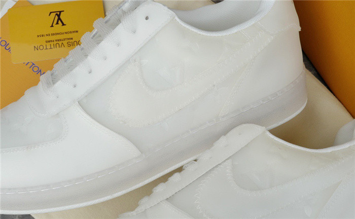 LV SNEAKER LV-000258
