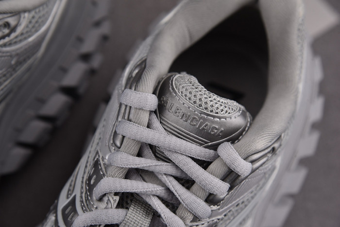 DEFENDER SNEAKER DS010