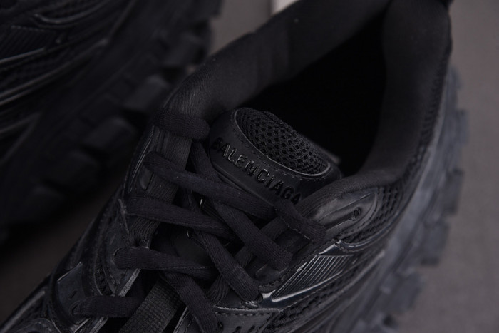 DEFENDER SNEAKER DS011