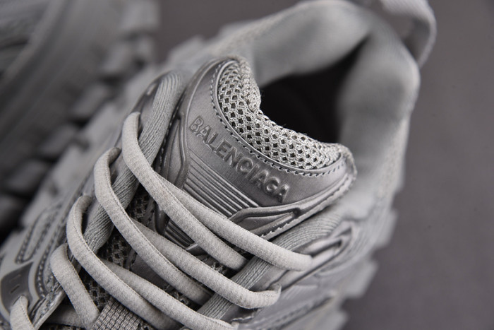 DEFENDER SNEAKER DS016