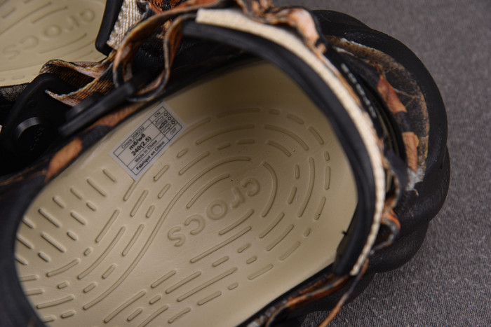 Cr*0*s x salehe bembury c00015