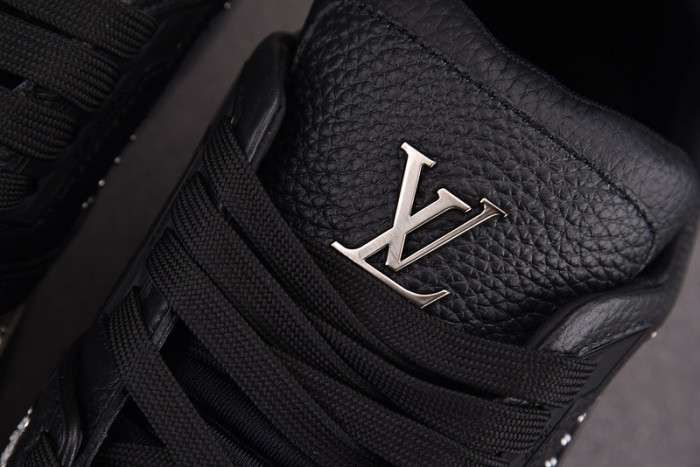 LV TRAINER SNEAKER LV-000568