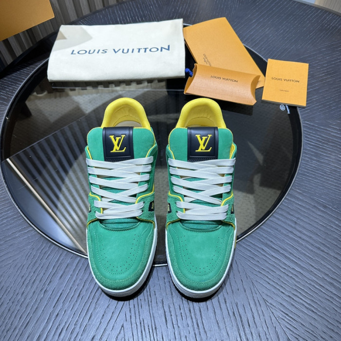 LV TRAINER SNEAKER LV-000579