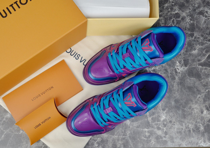 LV SNEAKER LV-000238