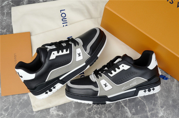 LV SNEAKER LV-000260