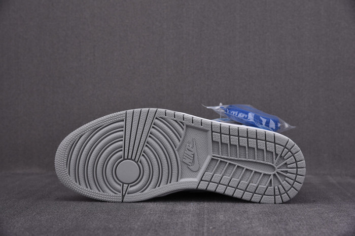 Air Jordan 1 High OG “Hyper Royal” 555088-402