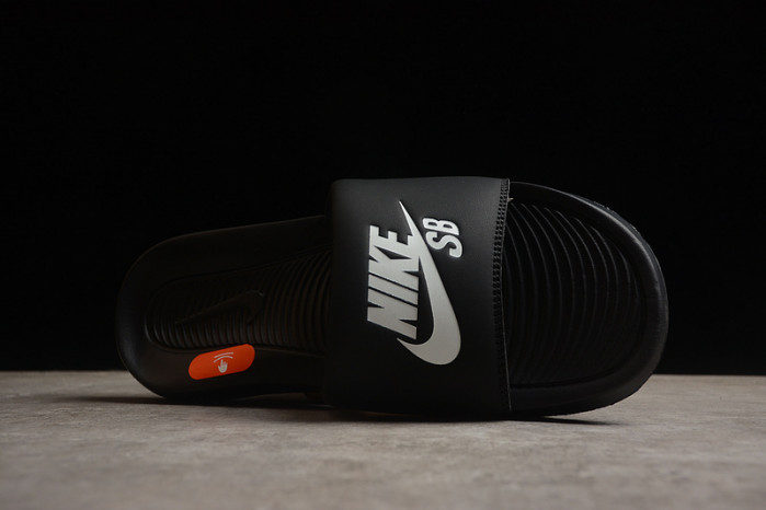 NIKE SANDALS N-027