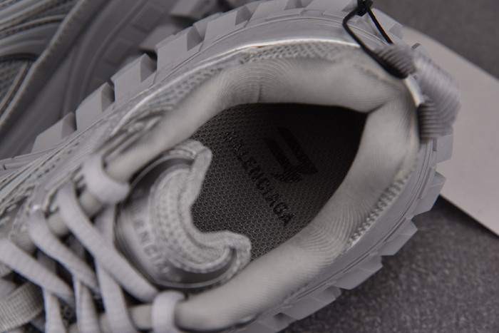 DEFENDER SNEAKER DS010